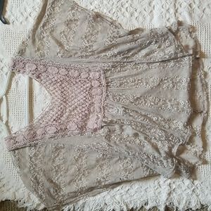 Evogues tan/light pink lace top